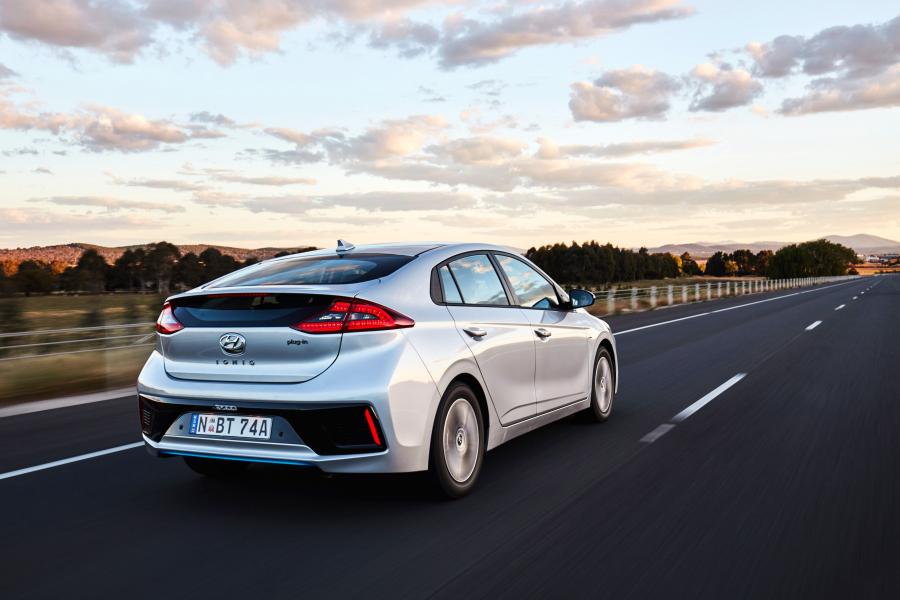  Hyundai IONIQ plug-in (AE) 2018 года  (AU) (фото 20 из 40)